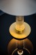 Lampa stołowa Hampton z mosiądzu i szkła ryflowanego z kremowym abażurem