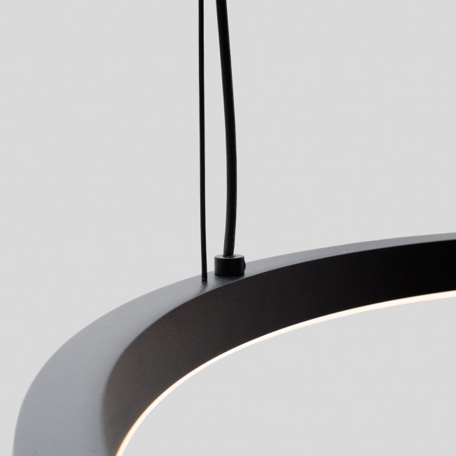 Designerska lampa wisząca Solaris Led w kolorze czarnym