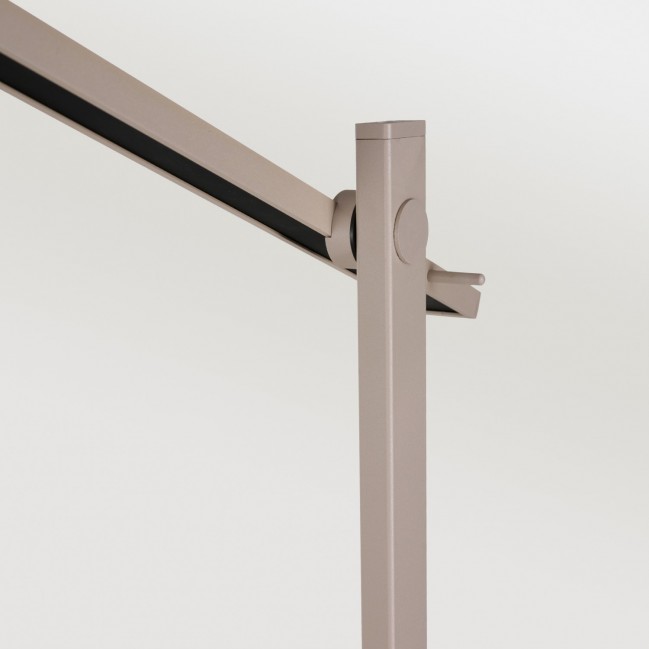 Regulowana lampa podłogowa Ontario Led Dimm Switch w kolorze beżowym